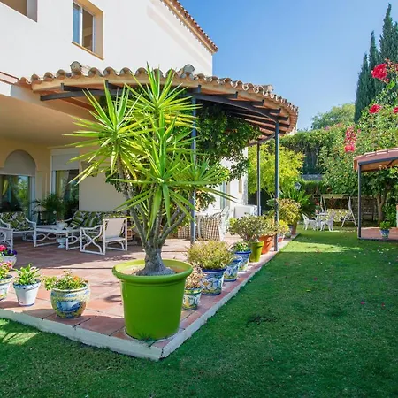 Villa Sanlúcar: Seaside Retreat With Pool And Sea Views